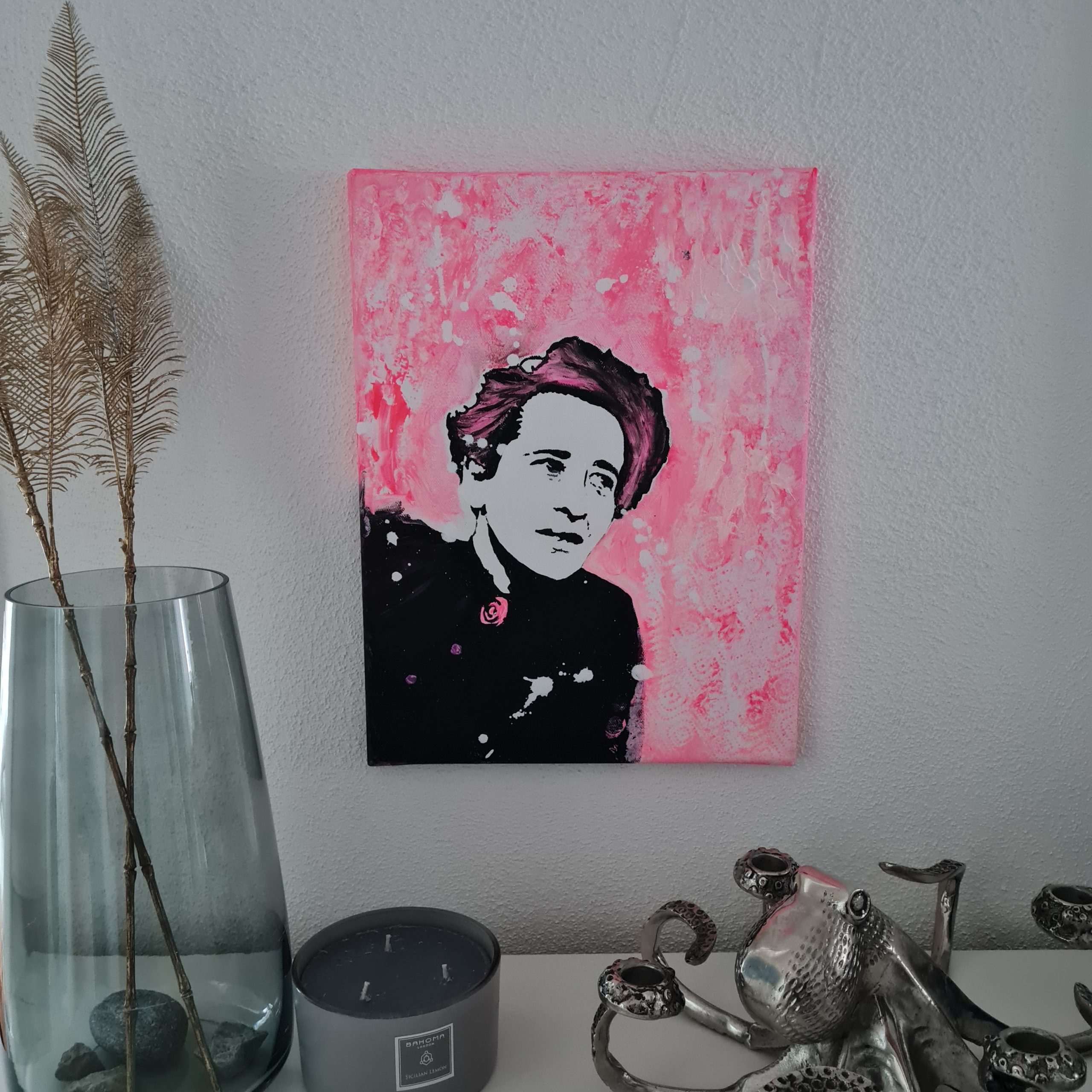 Pop art; Striking art; Hannah Arendt 6; Neon colors